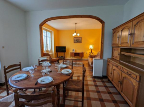 Maison au calme avec jardin privé et WIFI, idéale pour la famille - FR-1-653-21